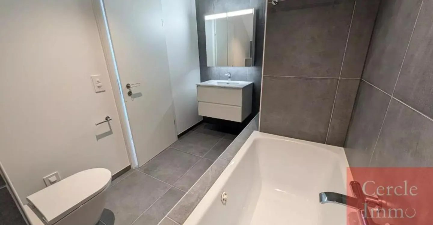 Appartement de Luxe Contemporain - Photo 7 sur 12