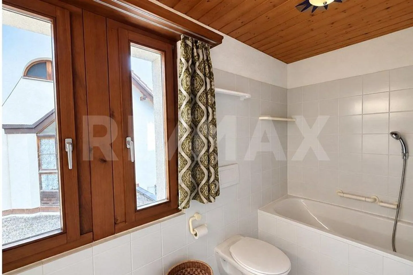 Incantevole casa angolare di 5,5 stanze a Breitenbach - Foto 10 di 13