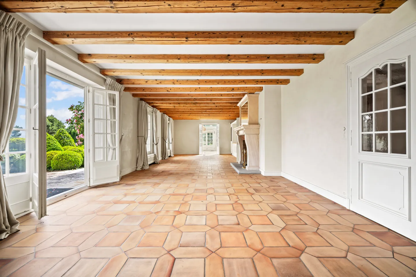 Propriété magnifique avec piscine et vue sur le lac, Apples - Photo 5 sur 15