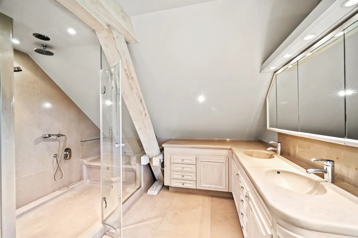 Propriété magnifique avec piscine et vue sur le lac, Apples - Photo 11 sur 15