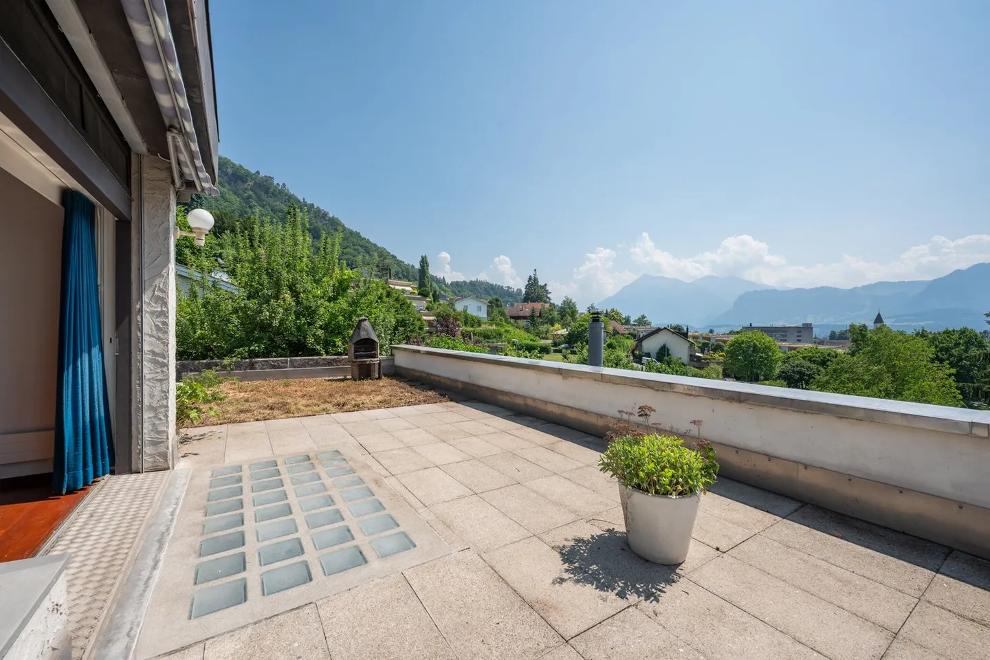 Einfamilienhaus mit grosser Einliegerwohnung am Brändlisberg - Foto 1 di 38