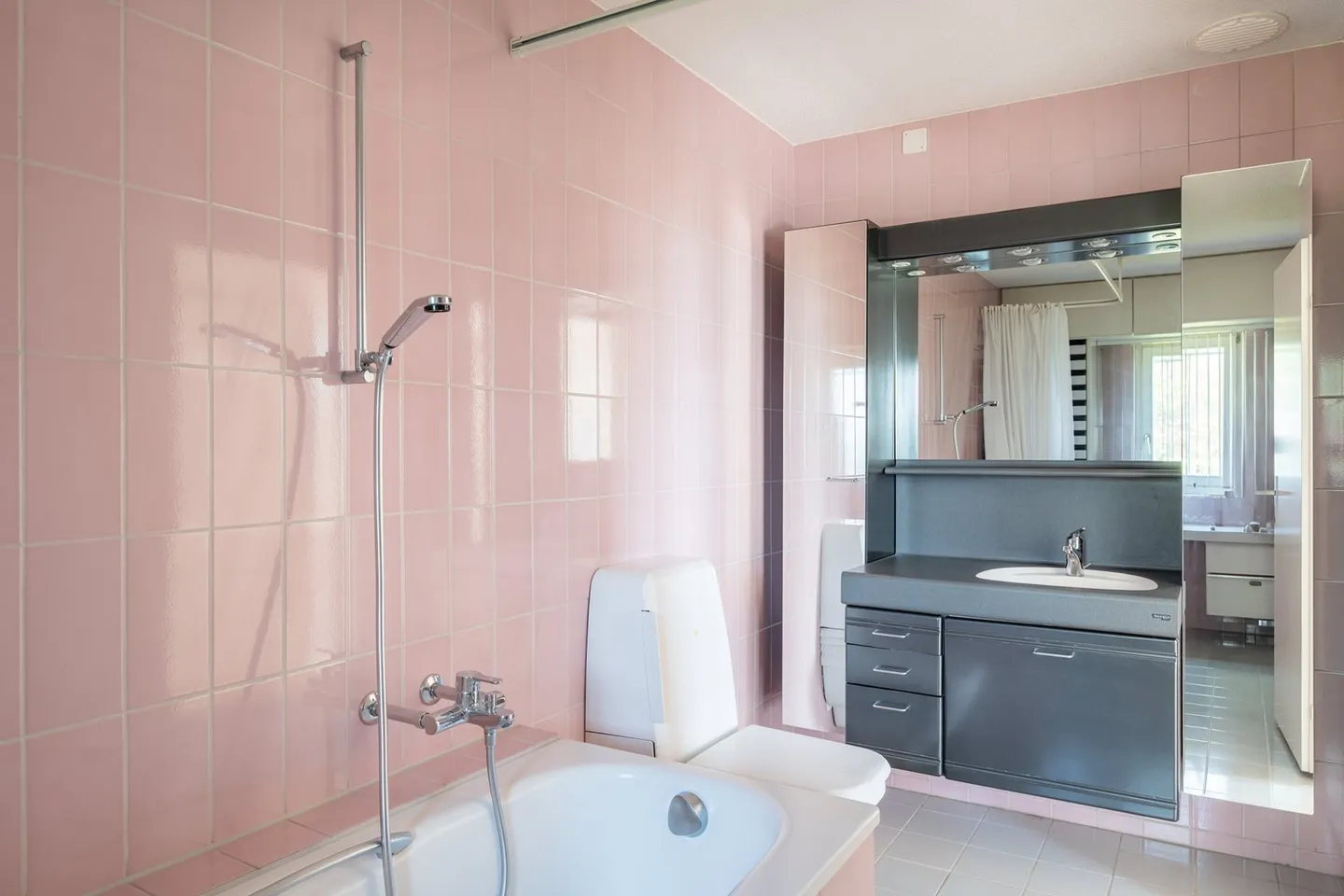 Einfamilienhaus mit grosser Einliegerwohnung am Brändlisberg - Foto 13 di 38