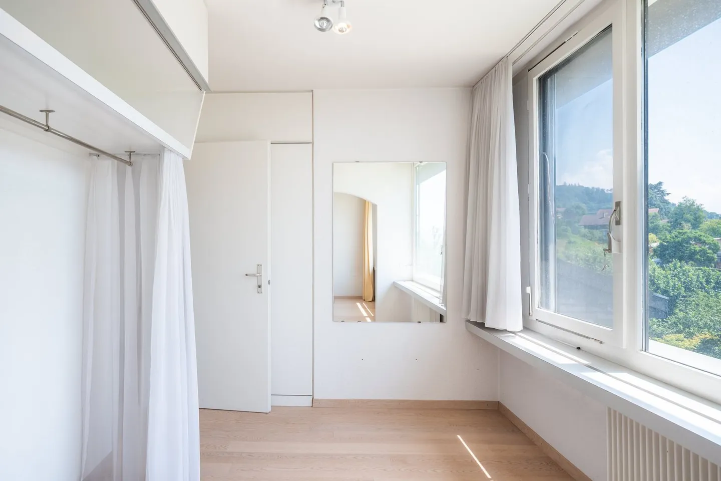 Einfamilienhaus mit grosser Einliegerwohnung am Brändlisberg - Foto 15 di 38