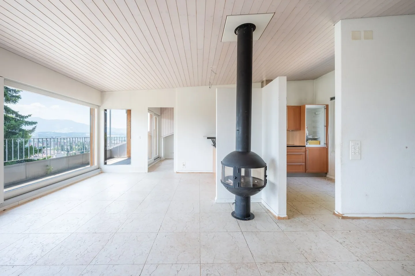 Einfamilienhaus mit grosser Einliegerwohnung am Brändlisberg - Foto 22 di 38