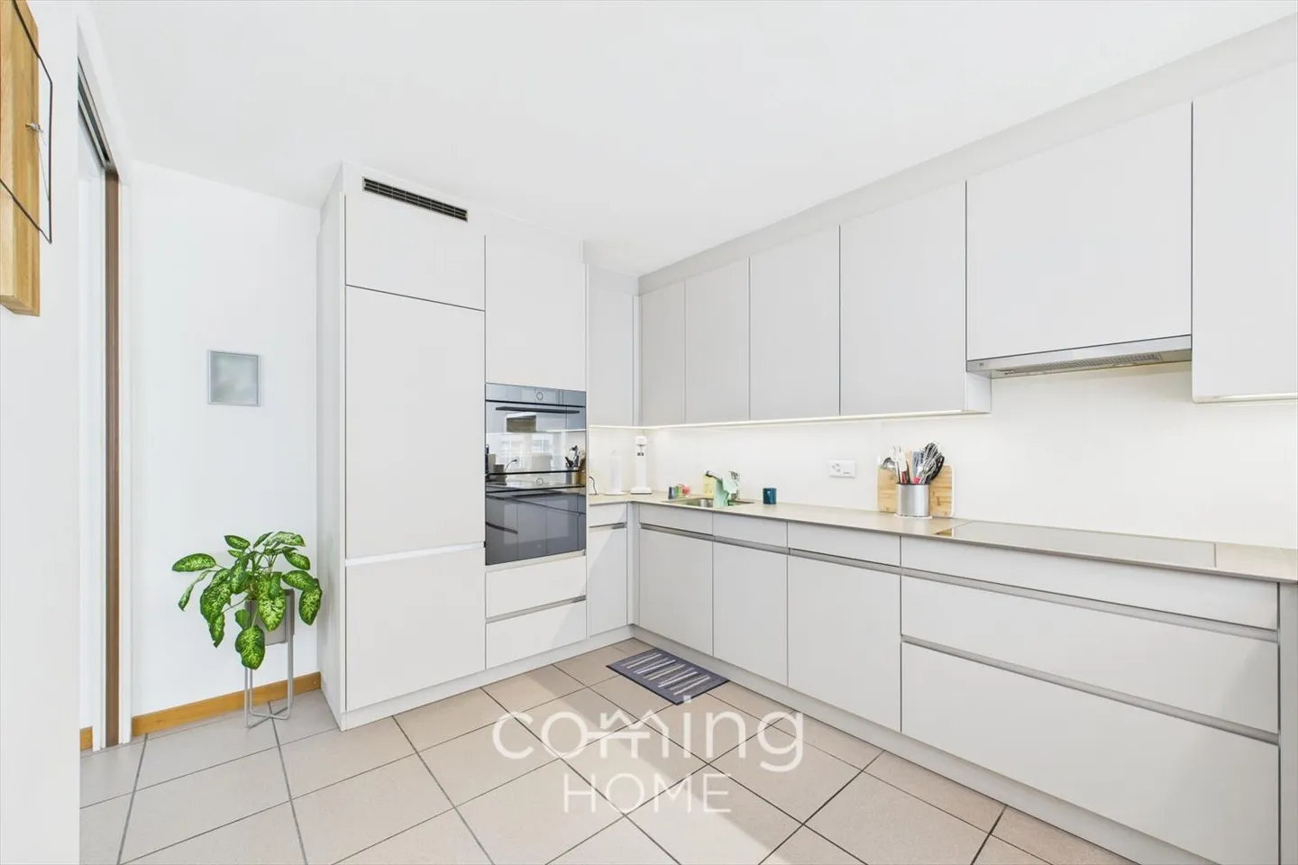 Charming Single-Family Home in Eyholz - Modernized, Sunny, and with a Large Garden - Photo 4 of 13