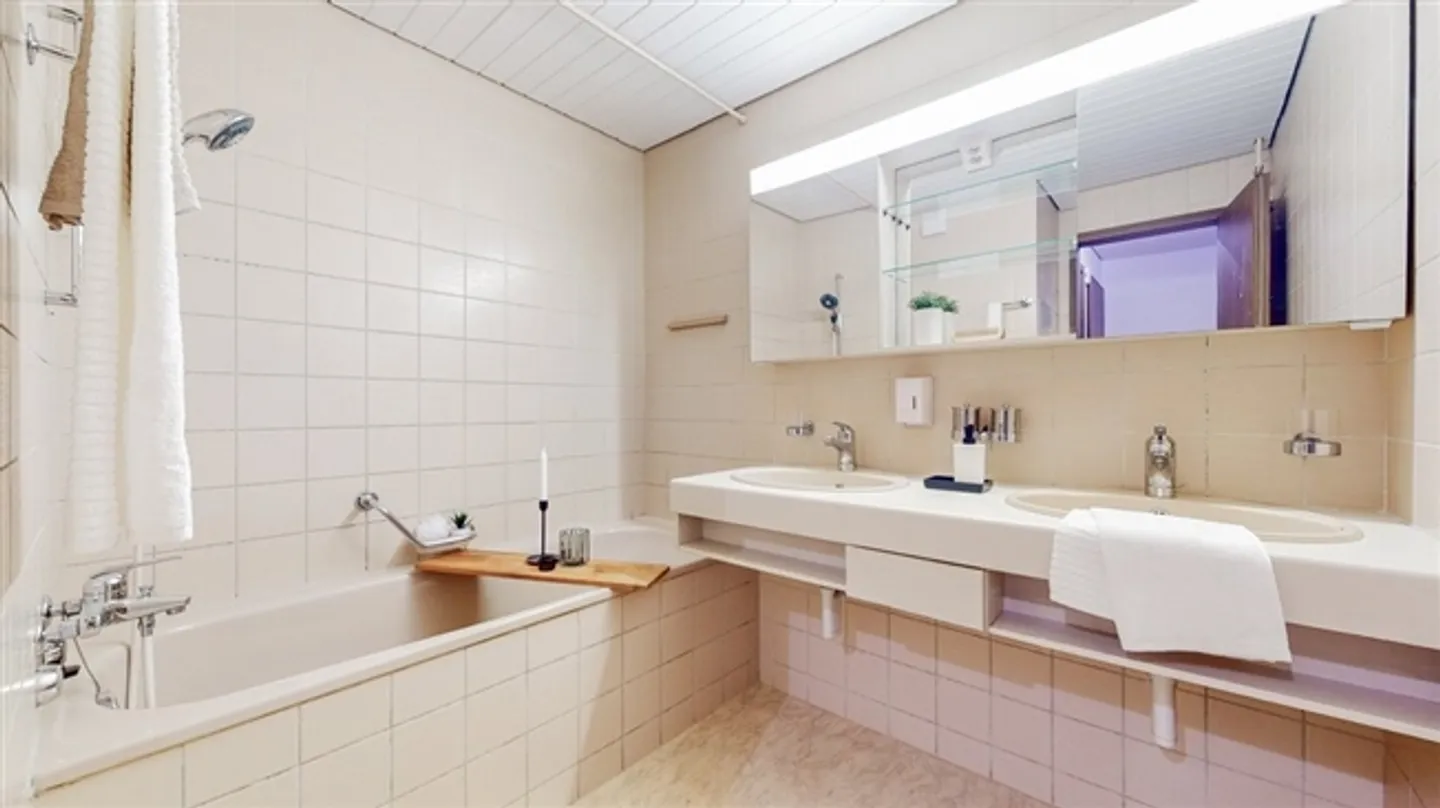 Bright 4 1/2-room apartment in the heart of Langnau - Photo 8 of 9