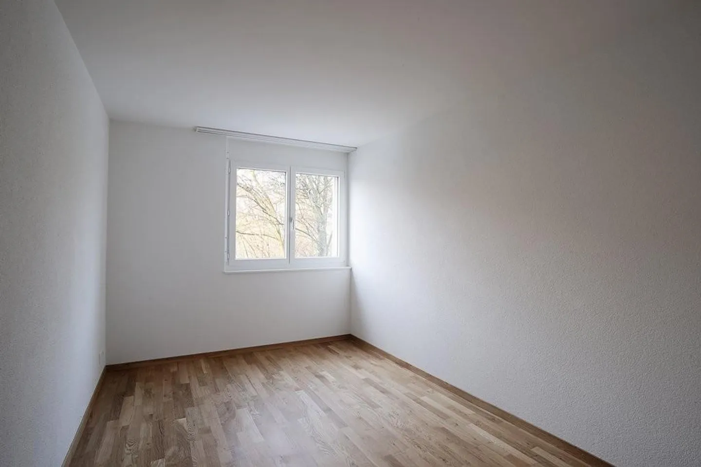 Spacious 5.5-room apartment - Photo 4 of 8
