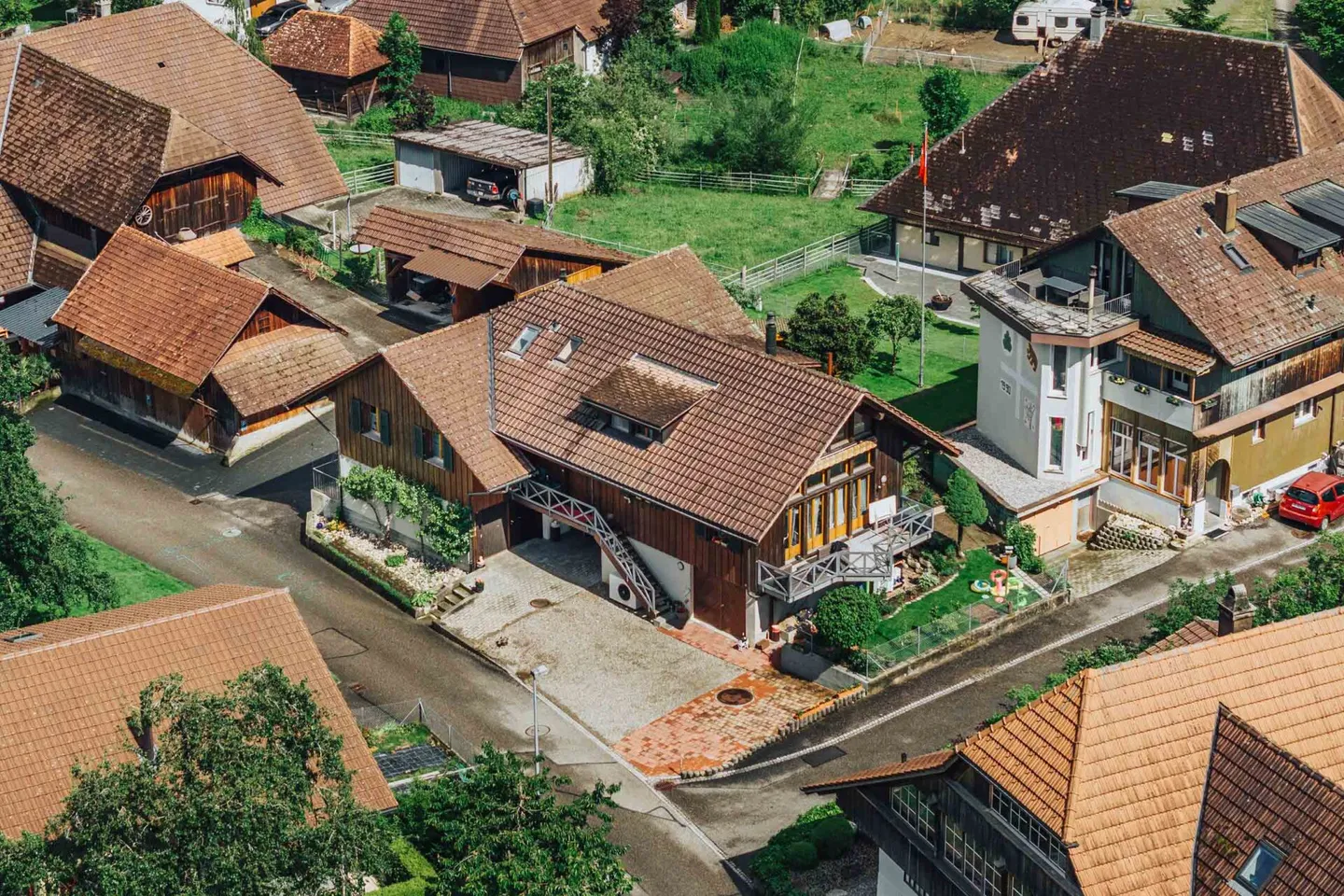 Vie multigénérationnelle dans deux unités avec beaucoup d'espace (283 m2 !) - Photo 4 sur 36