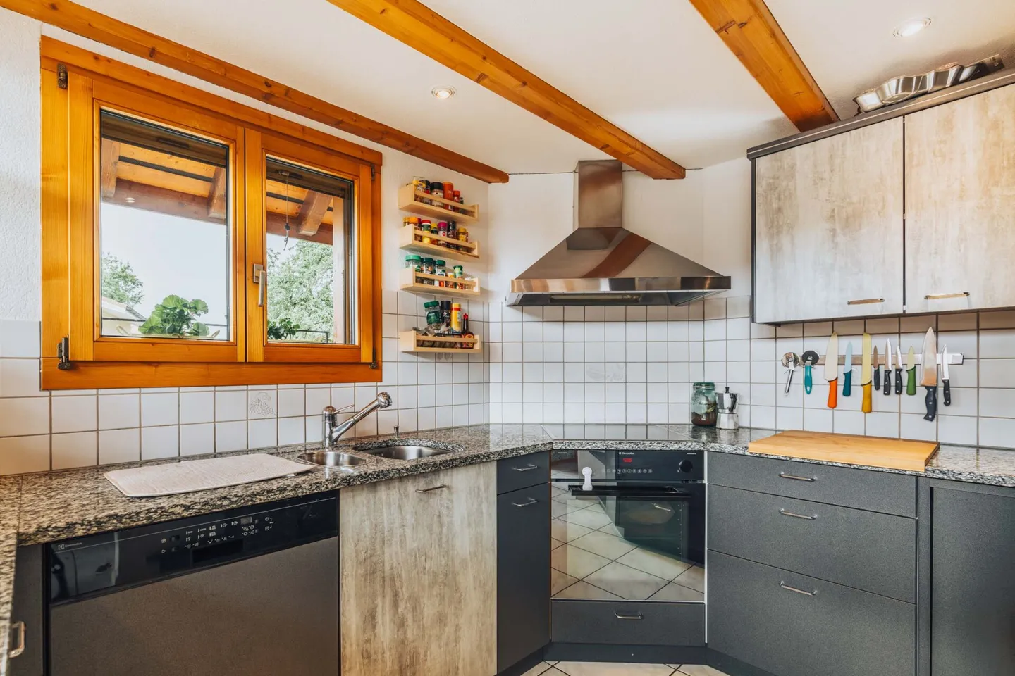 Vie multigénérationnelle dans deux unités avec beaucoup d'espace (283 m2 !) - Photo 12 sur 36