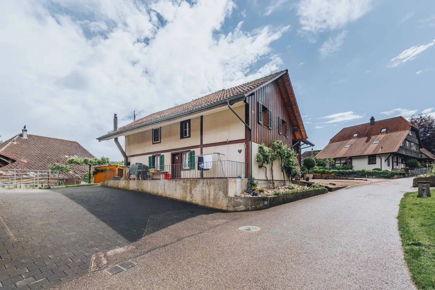 Vie multigénérationnelle dans deux unités avec beaucoup d'espace (283 m2 !) - Photo 29 sur 36