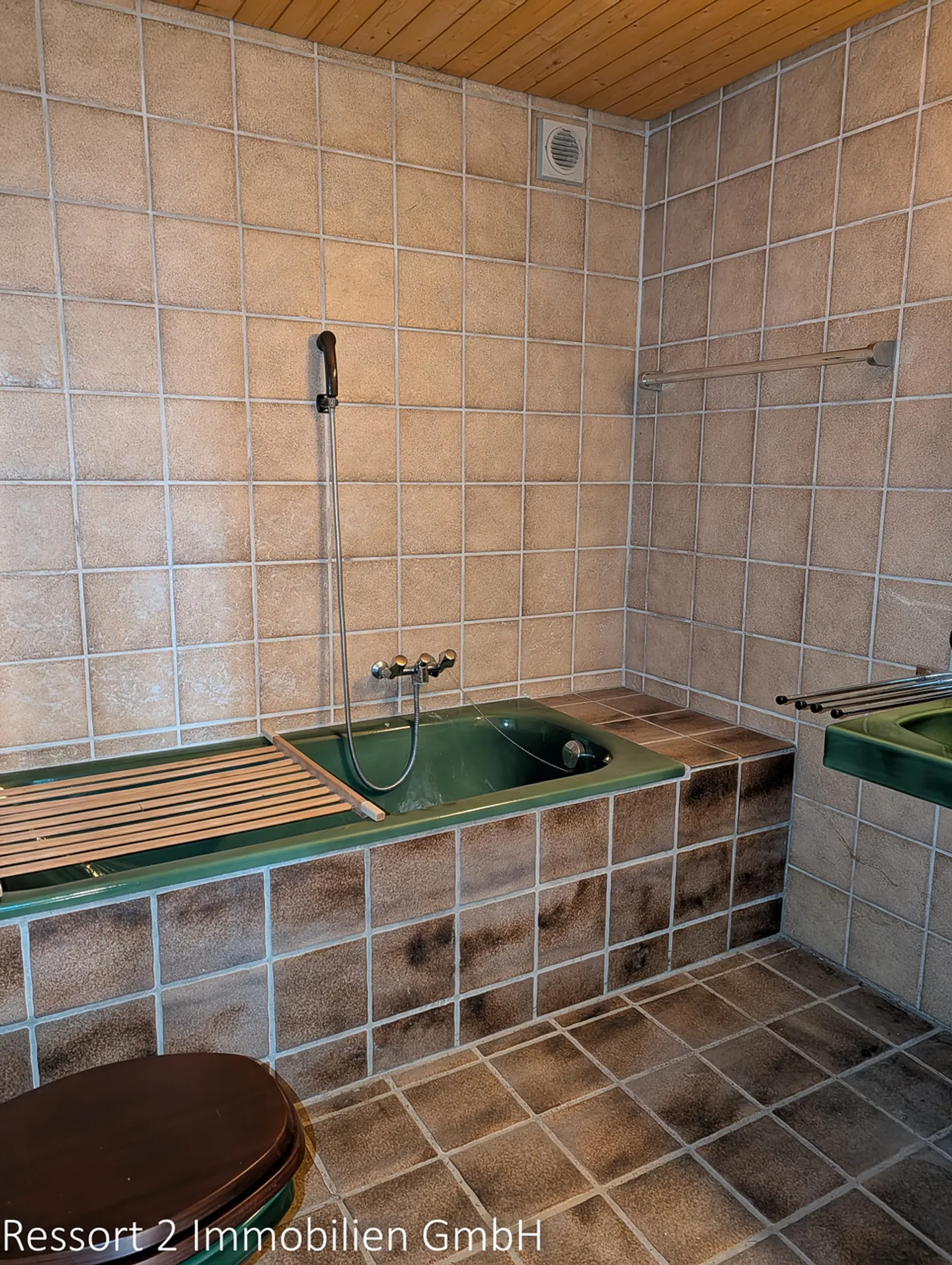 Charming Renovation Project House - Photo 13 of 19