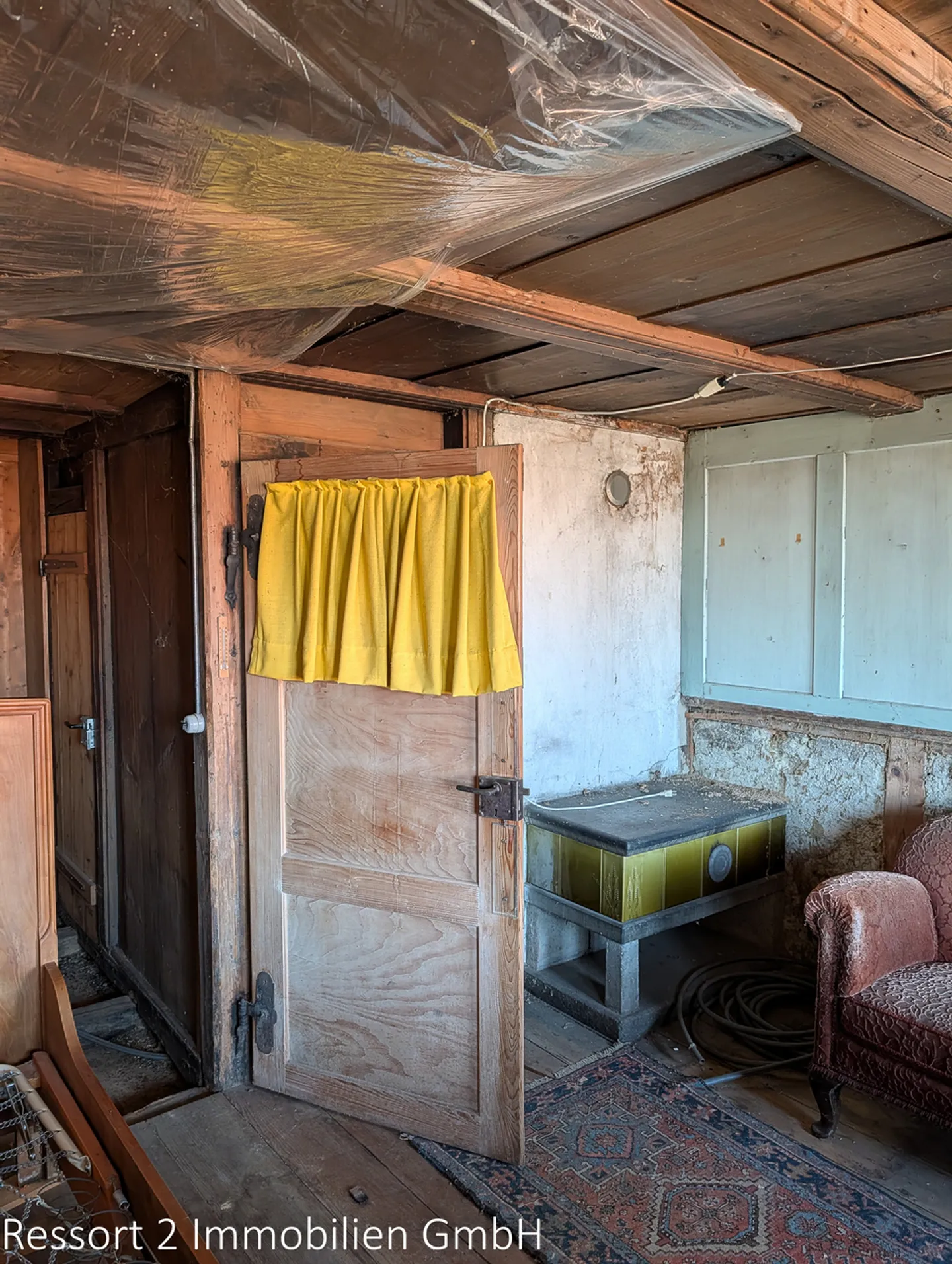 Charming Renovation Project House - Photo 17 of 19