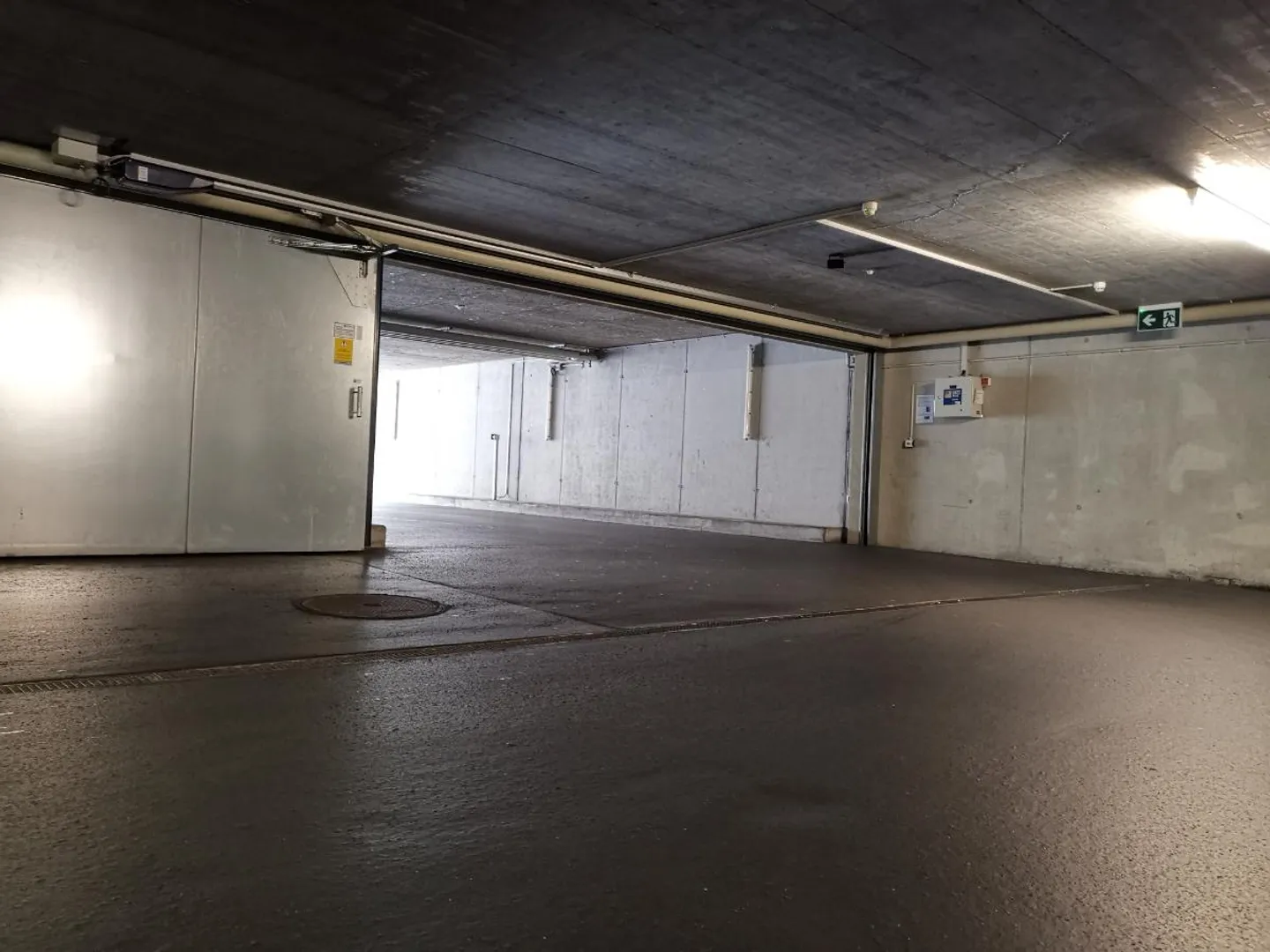 Garage souterrain - Photo 1 sur 5