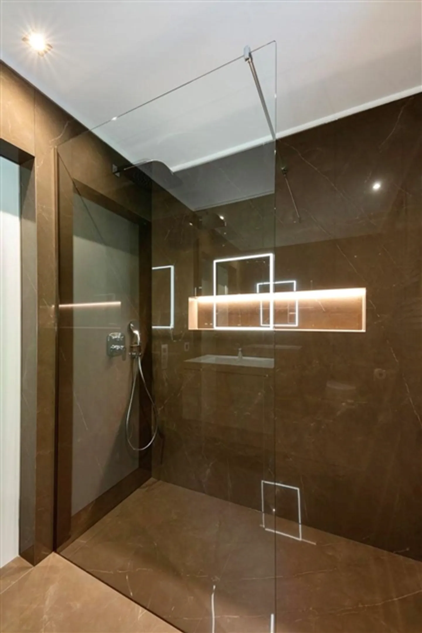 Oasis of Tranquility in the Midst of Nature - Photo 19 of 20