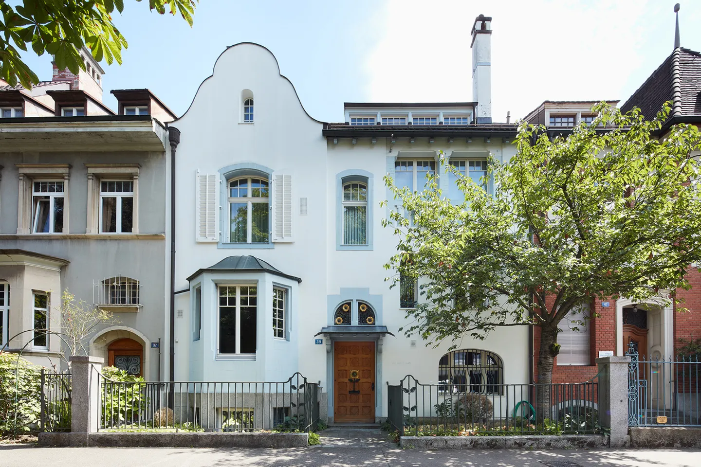 Exclusive townhouse in the best residential area in Gellert - Photo 2 of 12