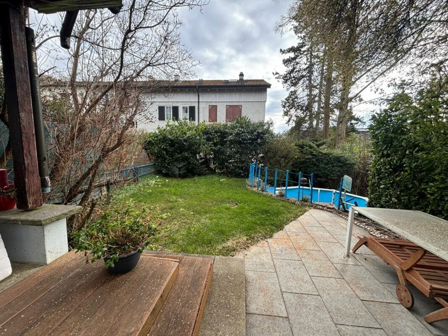 Affascinante casa a schiera in posizione centrale cerca un nuovo proprietario! - Foto 1 di 8