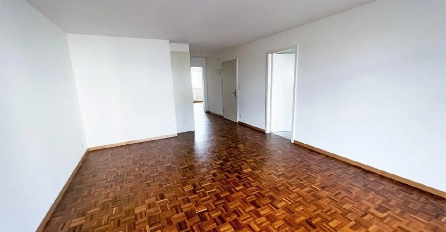 Beautiful apartment just steps from the train station! - Photo 7 of 11