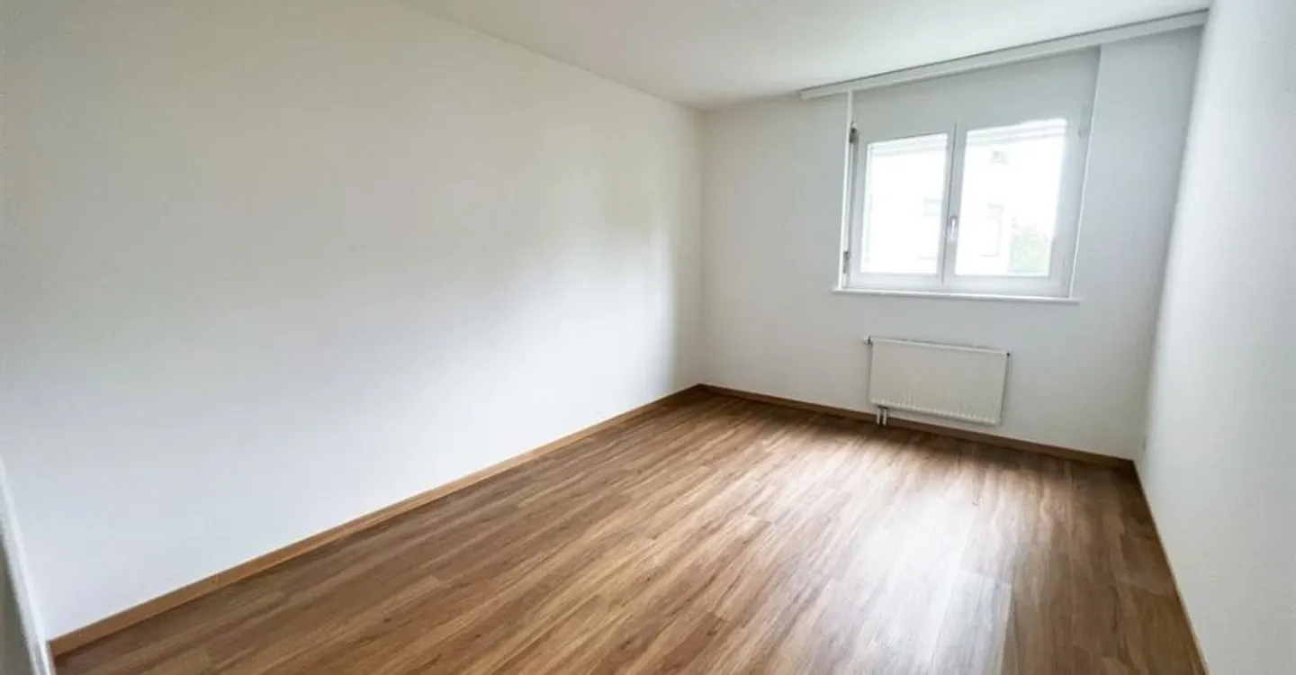 Beautiful apartment just steps from the train station! - Photo 9 of 11