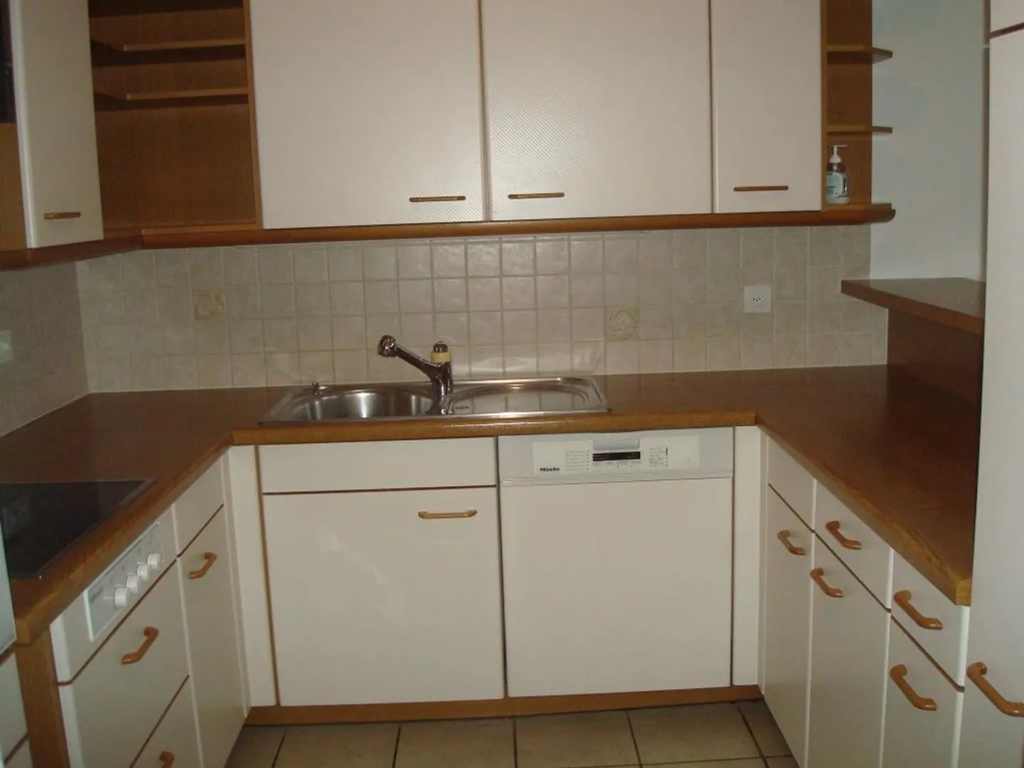 Helle 4.5-Zimmer-Wohnung mit Balkon - Foto 3 von 12