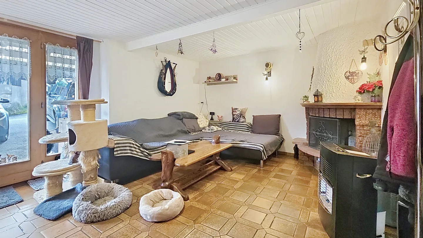 Casa con 2 appartamenti e terreno edificabile a Cheiry / FR - Foto 9 di 23