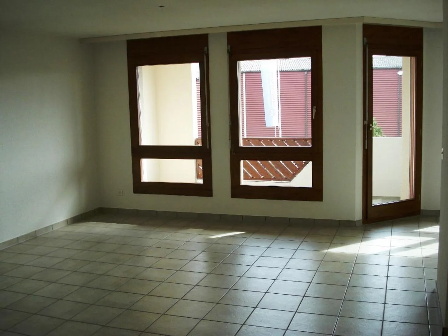 Helle 4.5-Zimmer-Wohnung mit Balkon - Foto 4 von 12