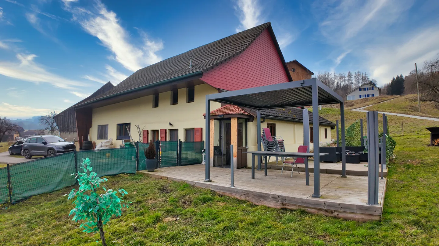 Casa con 2 appartamenti e terreno edificabile a Cheiry / FR - Foto 16 di 23