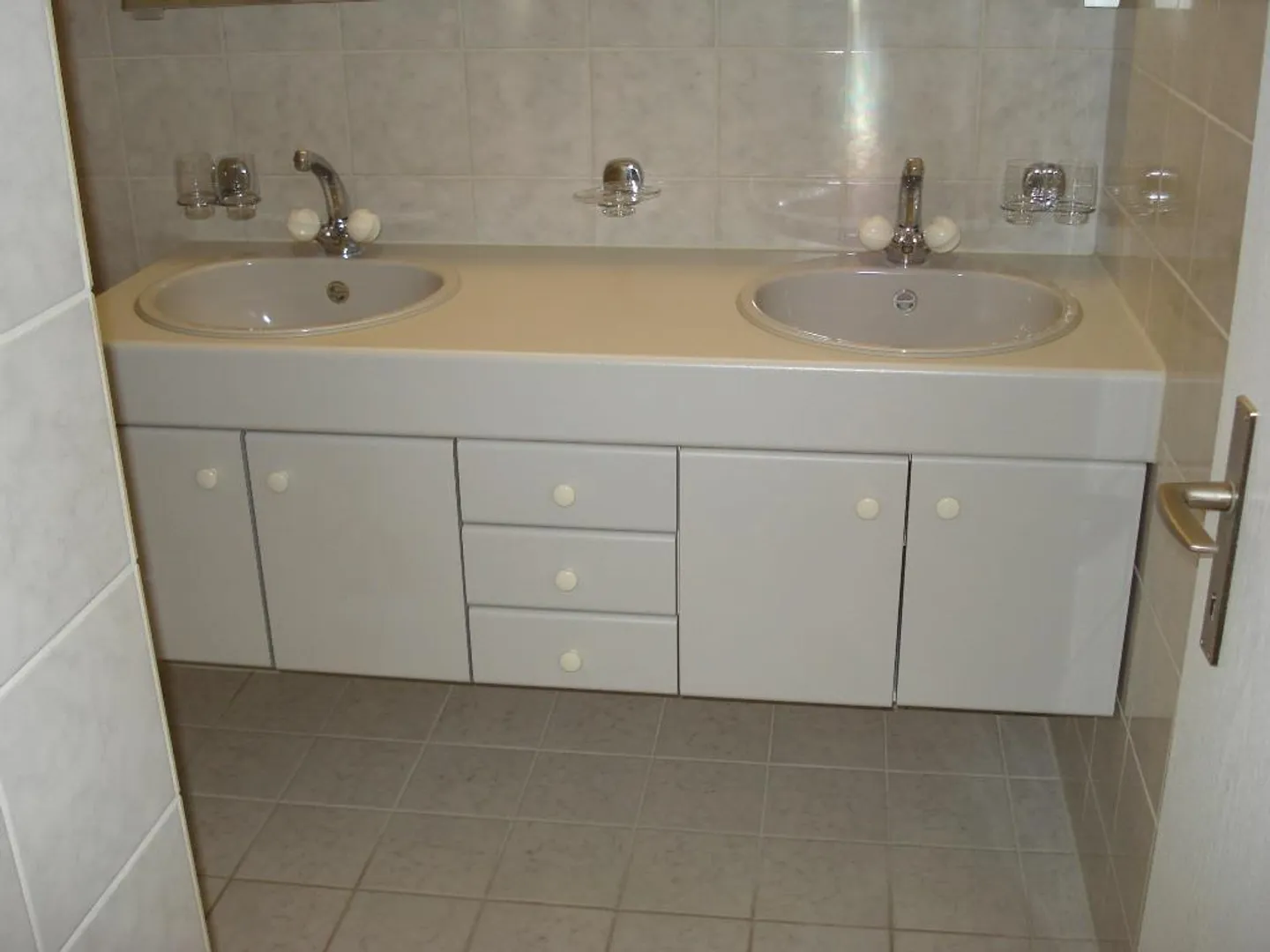 Helle 4.5-Zimmer-Wohnung mit Balkon - Foto 7 von 12