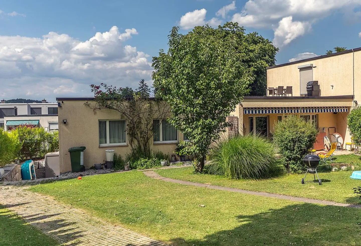 4.5-Room Single-Family House with Garden in Adliswil - Photo 9 of 10