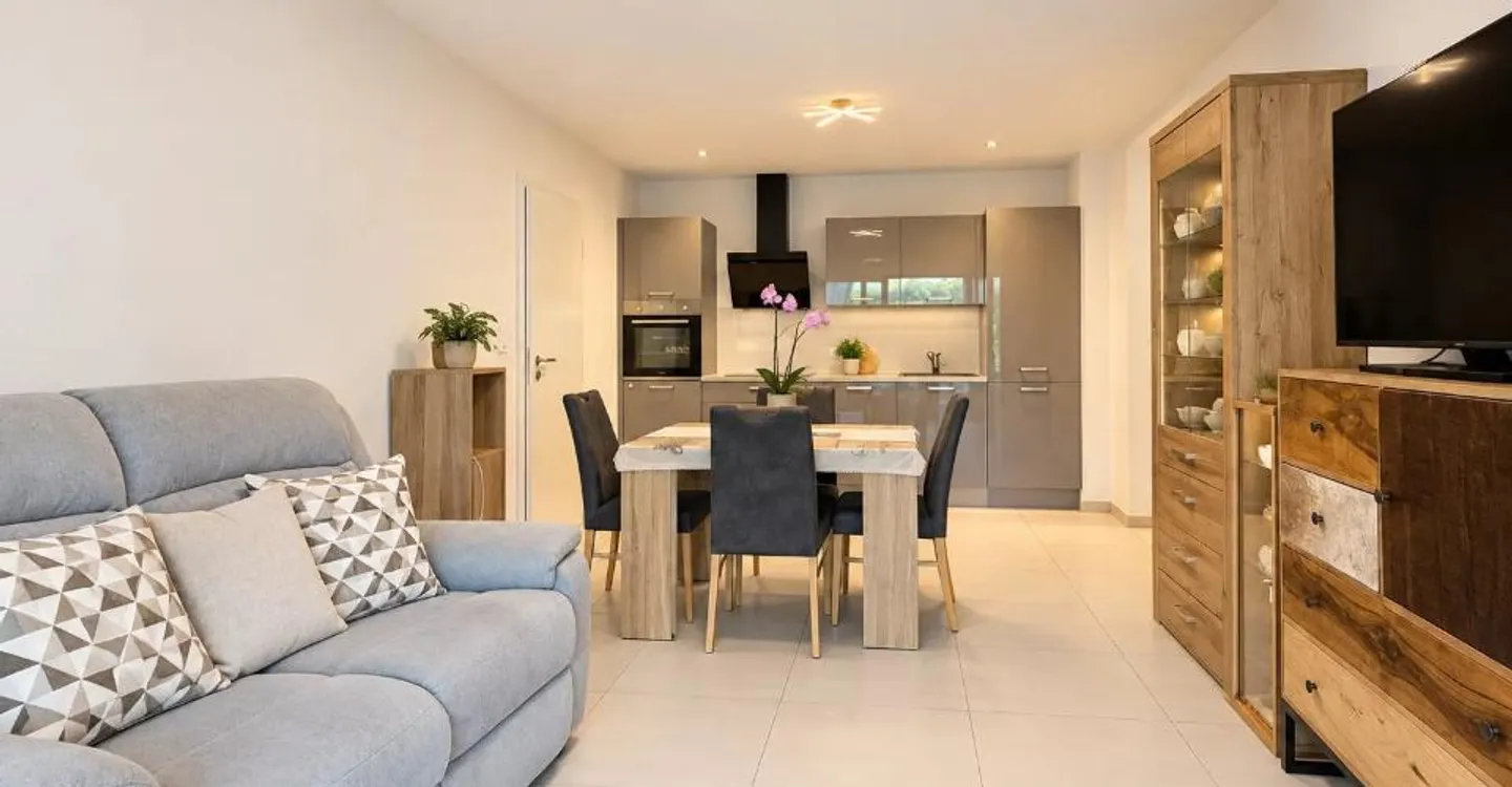 Invest in Martigny: Recent 2.5 Rooms with Veranda, Terrace and Garden - Photo 2 of 8
