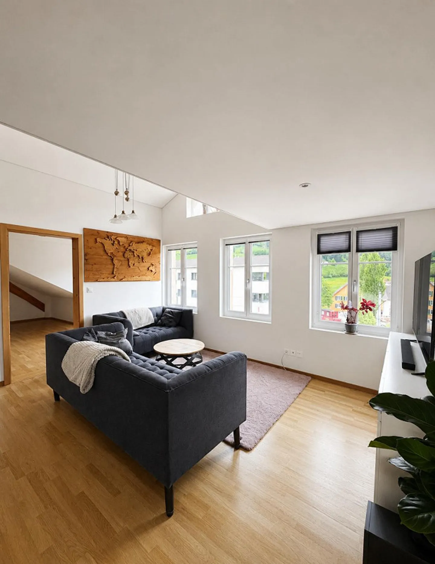 Ampio appartamento mansardato di 4,5 locali (120 m²) con balcone a Bühler - Foto 4 di 10
