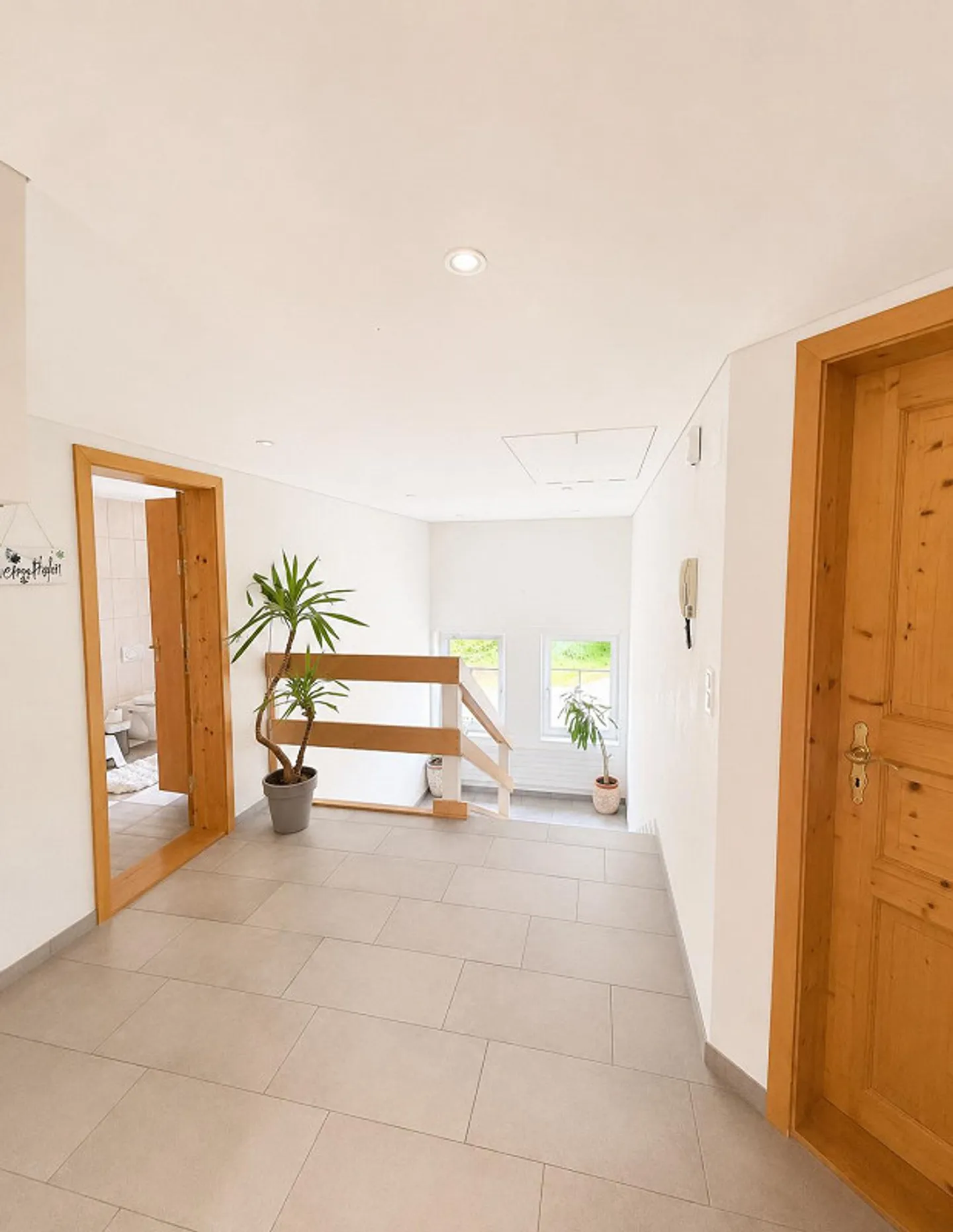 Ampio appartamento mansardato di 4,5 locali (120 m²) con balcone a Bühler - Foto 6 di 10