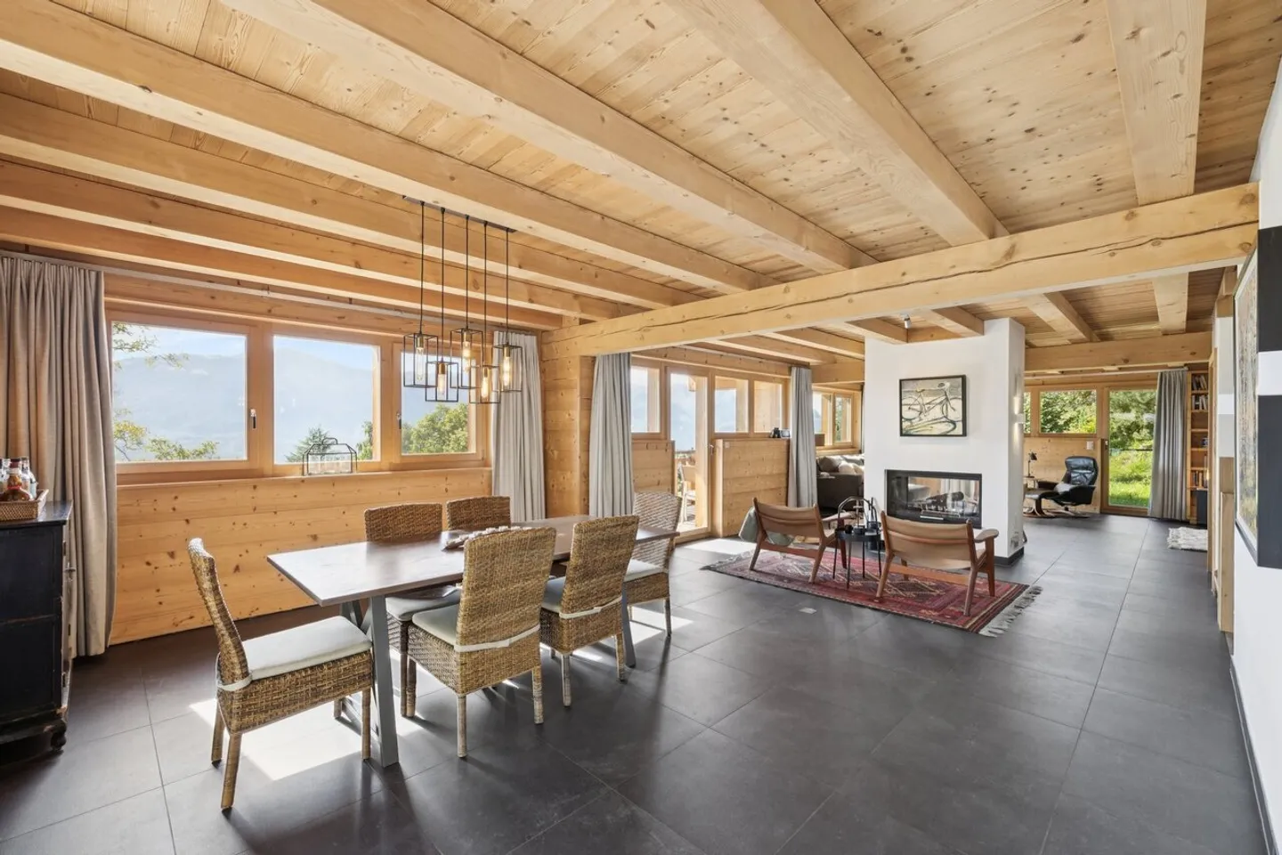 Splendido chalet tra pianura e montagna, eccellente bilancio energetico - Foto 1 di 13