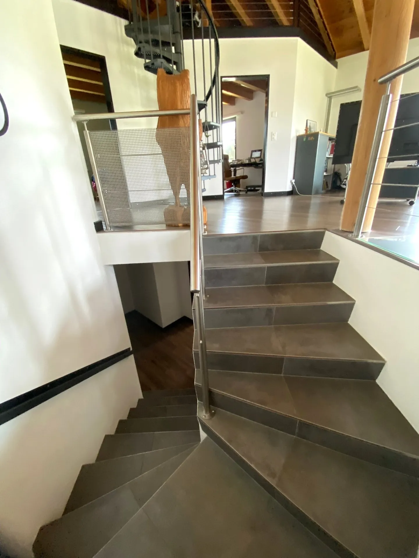 Wunderschönes, renoviertes Einfamilienhaus mit 6,5 Zimmern in Walperswil in ruhiger Lage. - Photo 20 sur 38