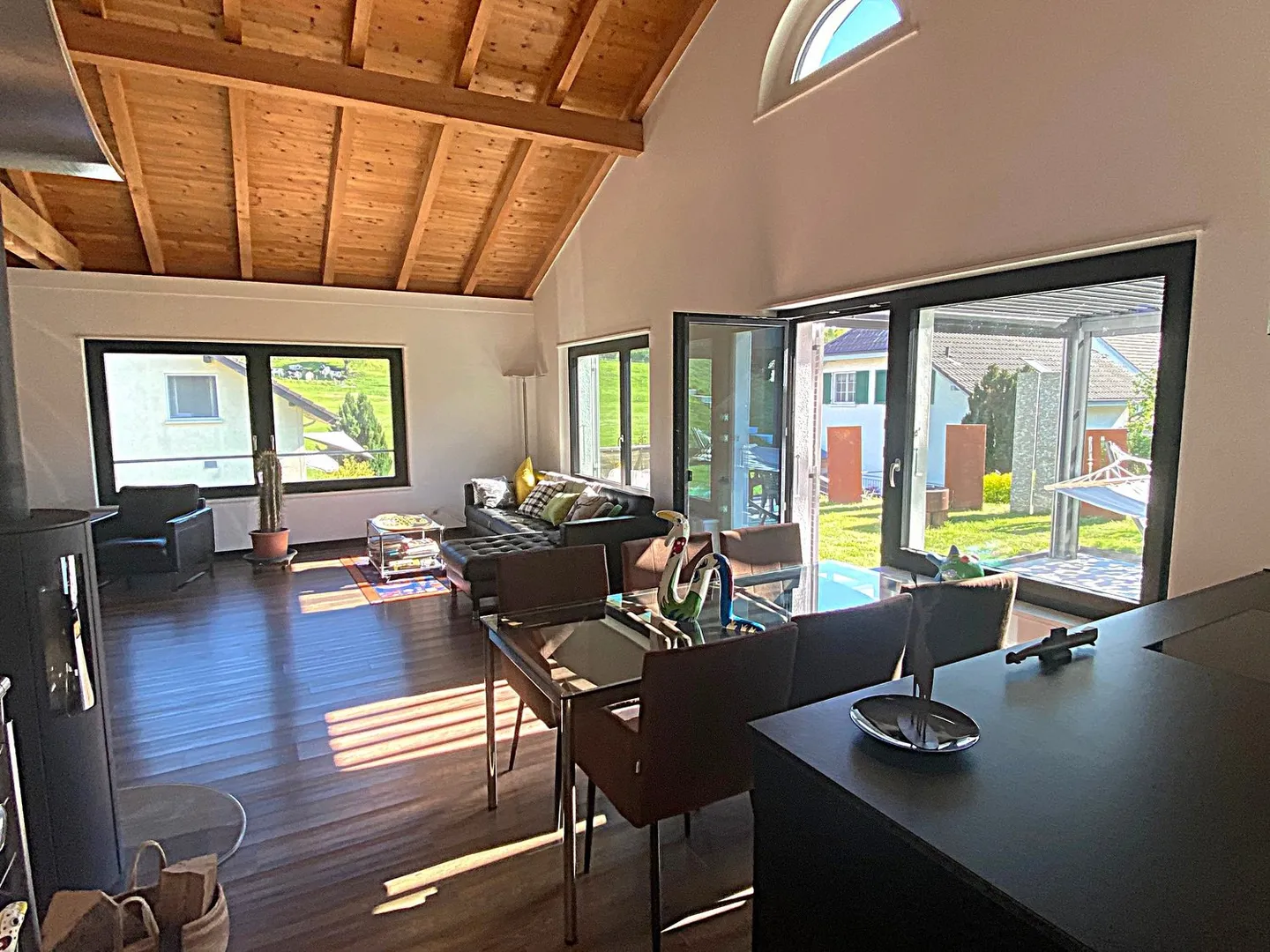 Wunderschönes, renoviertes Einfamilienhaus mit 6,5 Zimmern in Walperswil in ruhiger Lage. - Photo 25 sur 38