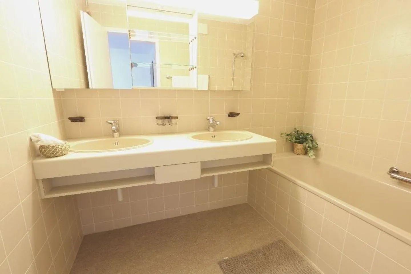 Beautiful cozy apartment in the Erlenmatten district! - Photo 3 of 10