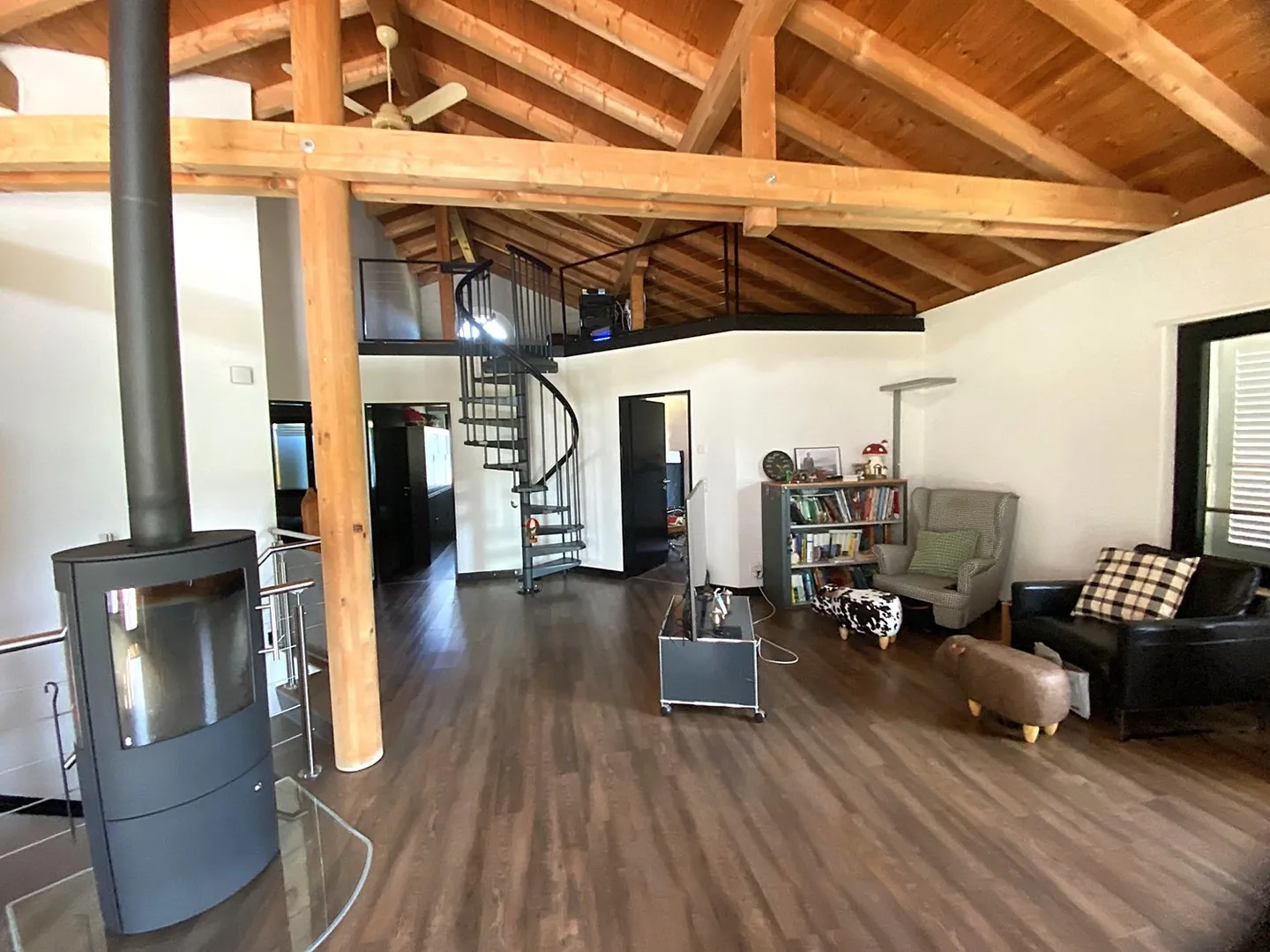 Wunderschönes, renoviertes Einfamilienhaus mit 6,5 Zimmern in Walperswil in ruhiger Lage. - Photo 26 sur 38