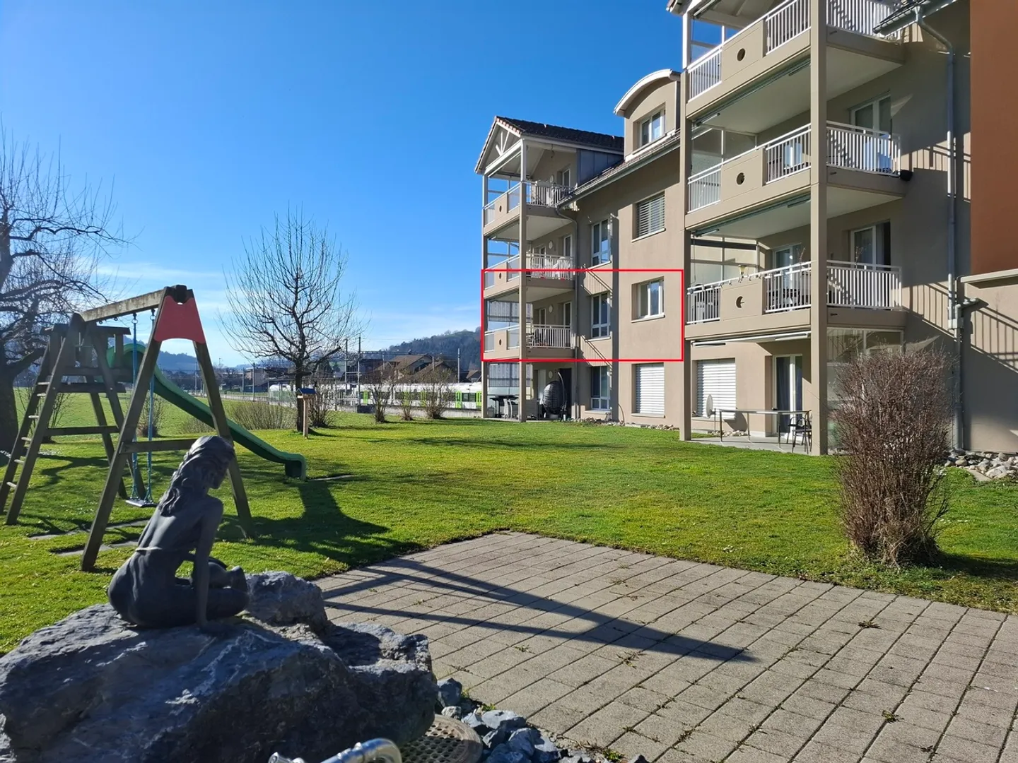 Luminoso appartamento di 4½ locali con vista sul verde - Foto 1 di 10