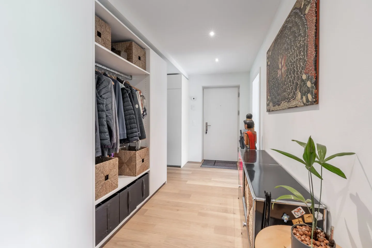 Noble Garden Apartment in Central Location - Photo 7 of 16