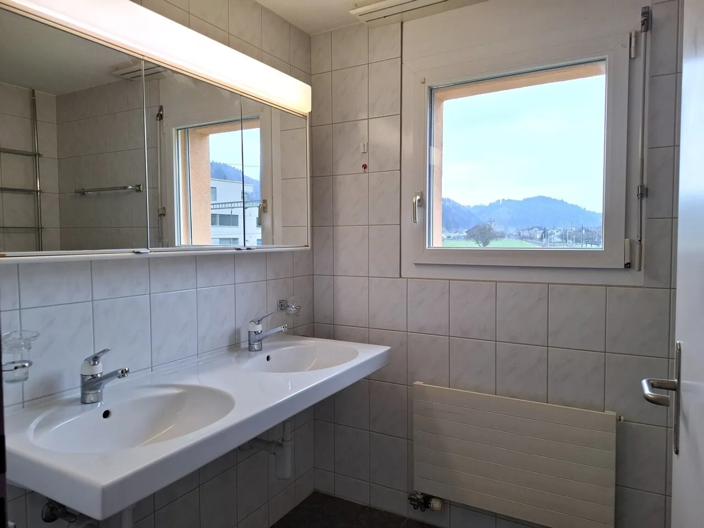 Luminoso appartamento di 4½ locali con vista sul verde - Foto 7 di 10