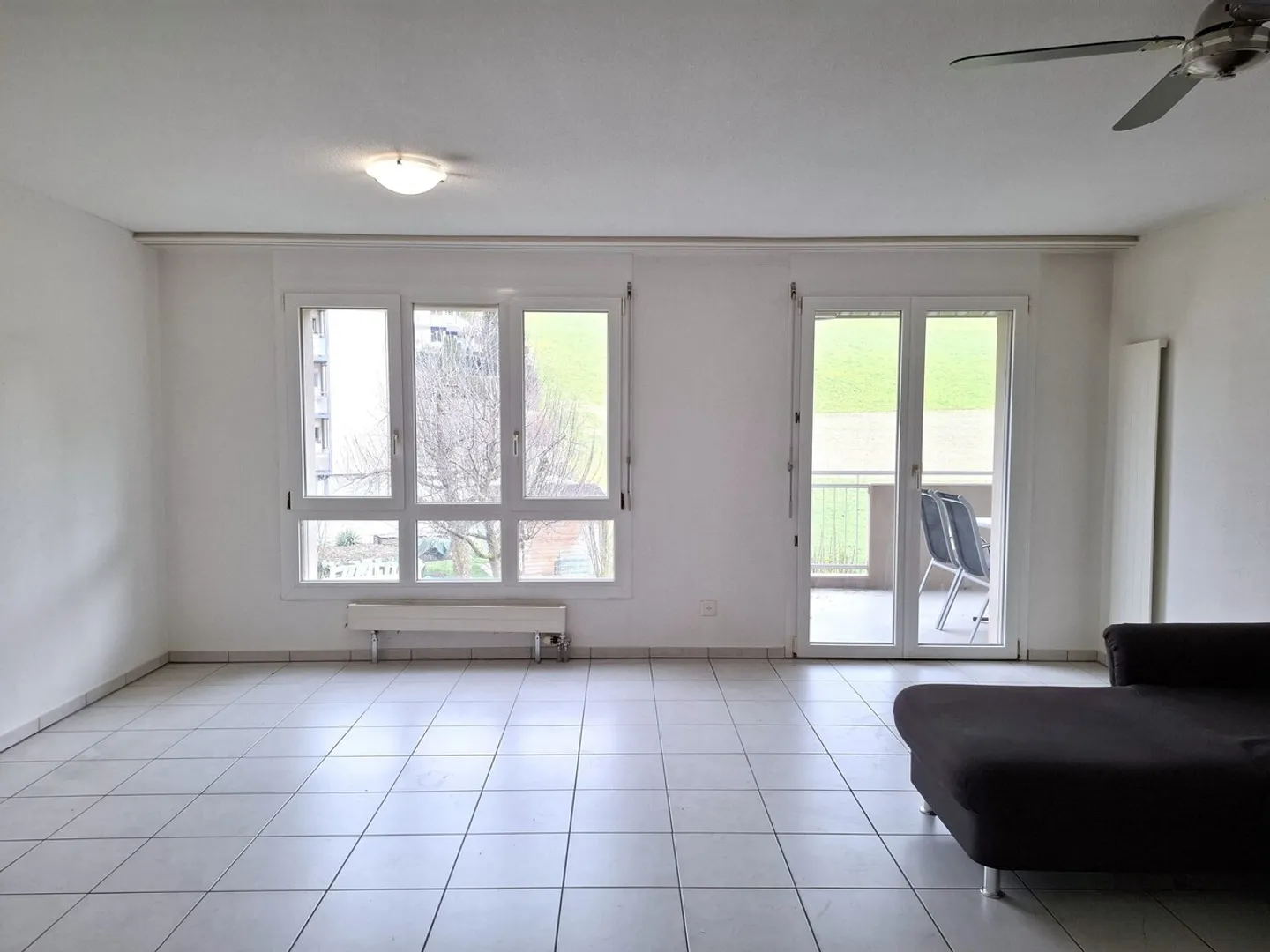 Luminoso appartamento di 4½ locali con vista sul verde - Foto 2 di 10