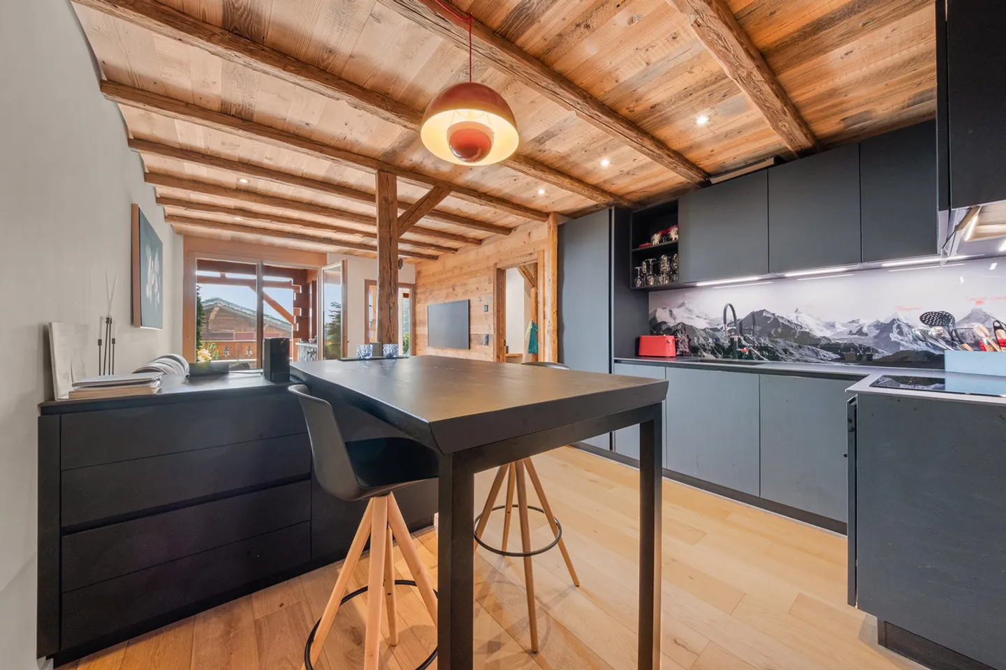 Eleganza alpina al piano terra – Giardino e terrazza privata - Foto 2 di 13