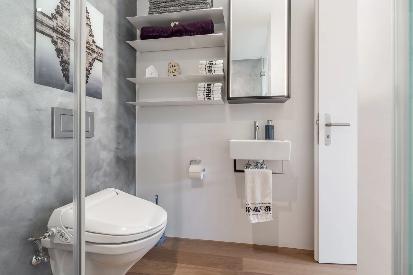 Noble Garden Apartment in Central Location - Photo 12 of 16