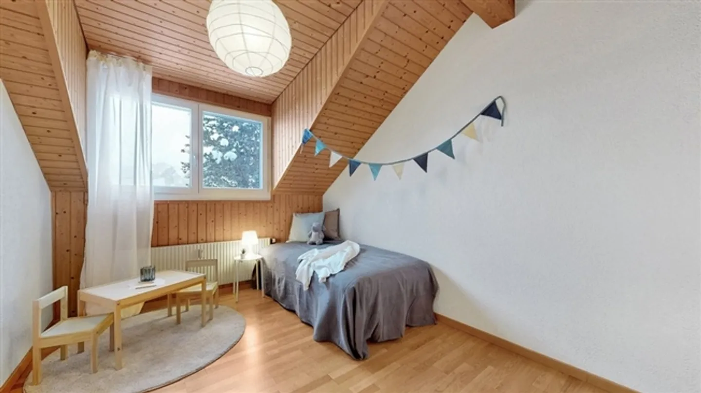 Charmante appartement sous les combles avec cheminée dans le champ ensoleillé - Photo 9 sur 12