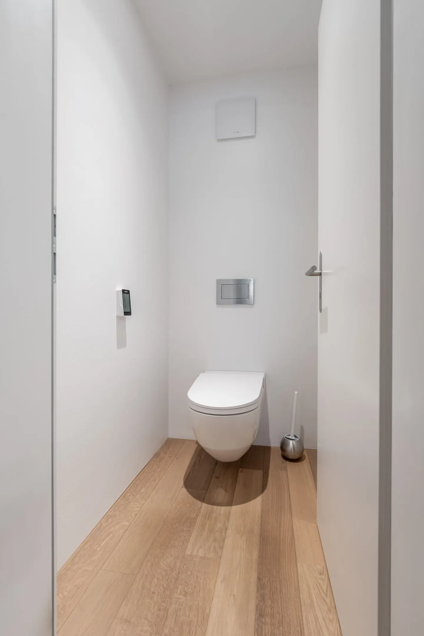 Noble Garden Apartment in Central Location - Photo 14 of 16