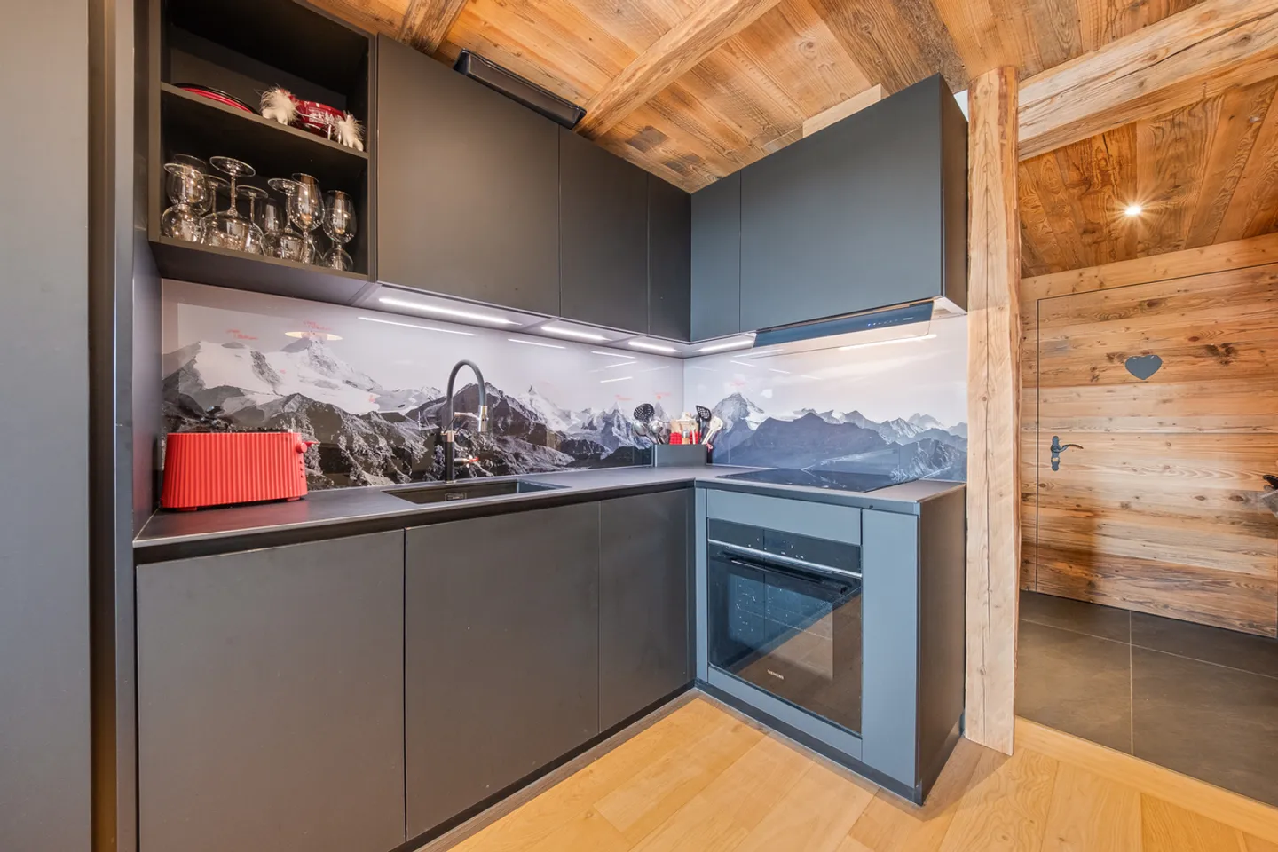 Eleganza alpina al piano terra – Giardino e terrazza privata - Foto 4 di 13