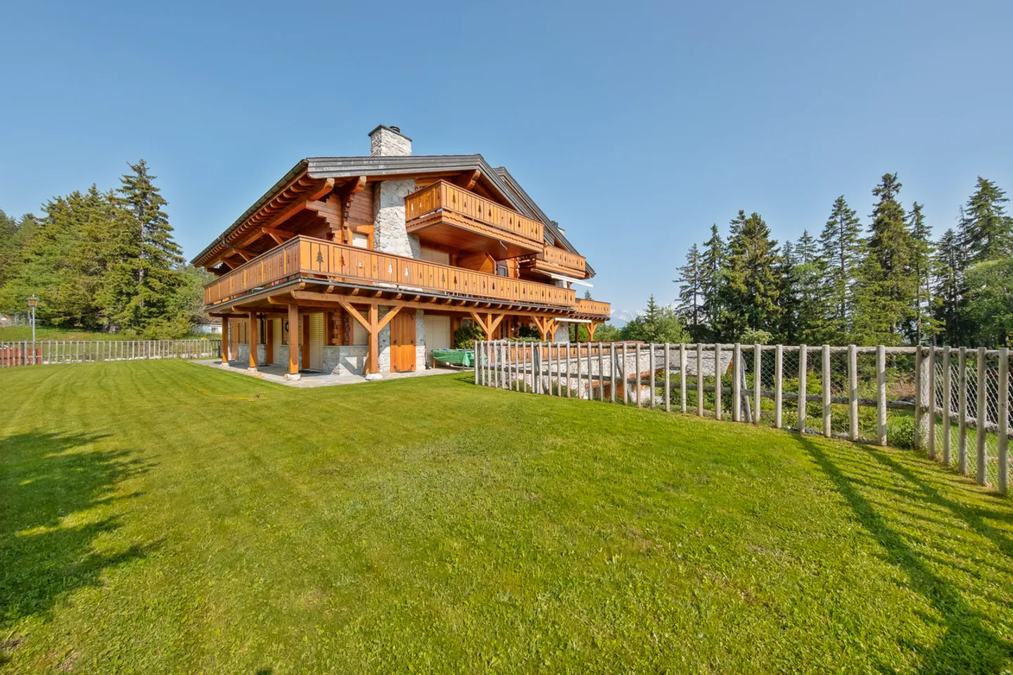 Eleganza alpina al piano terra – Giardino e terrazza privata - Foto 9 di 13