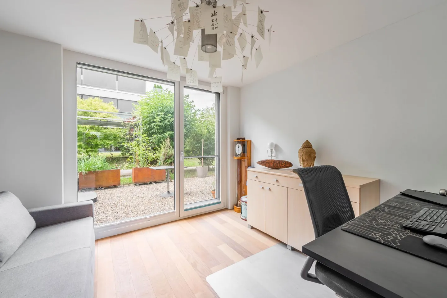 Noble Garden Apartment in Central Location - Photo 15 of 16