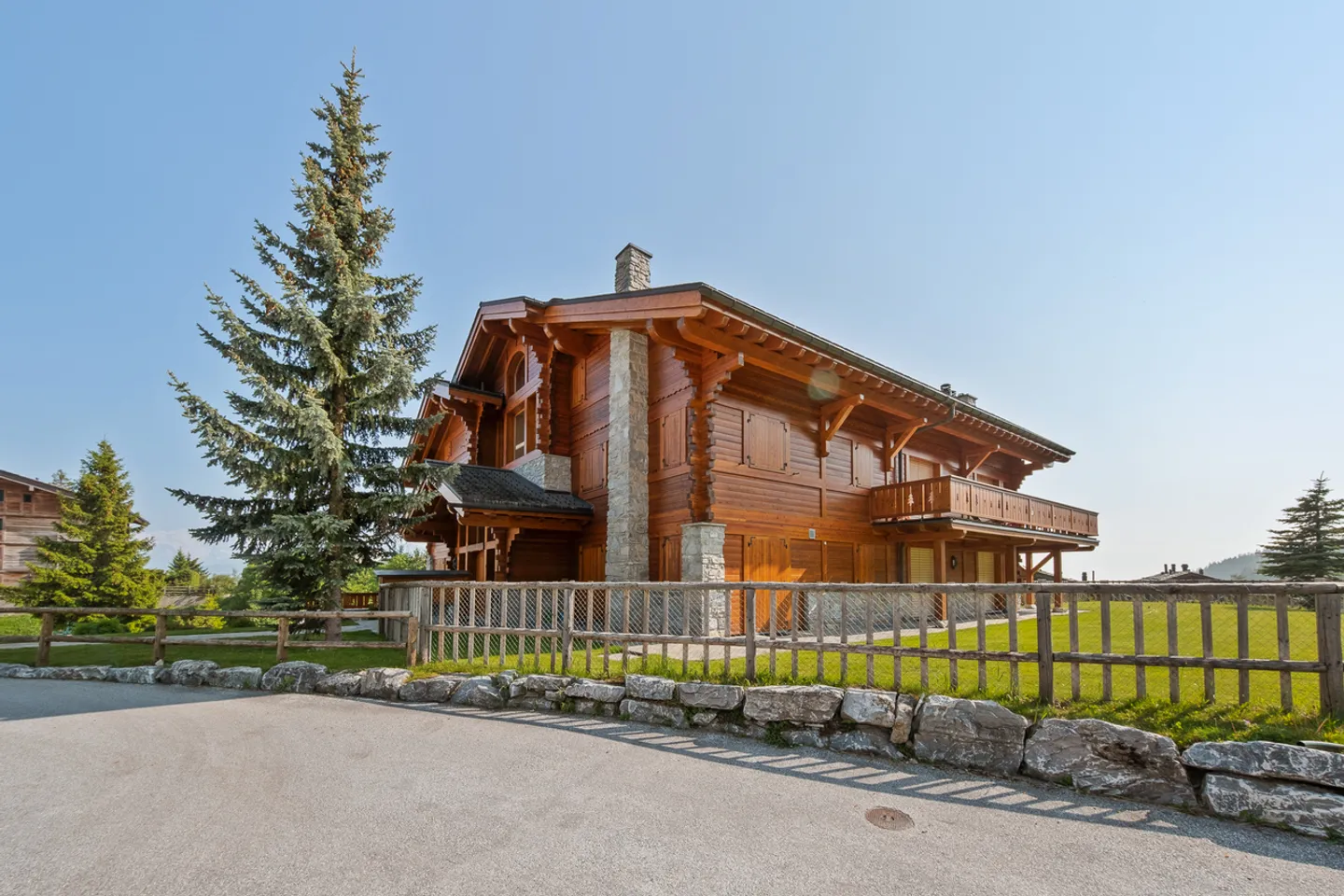 Eleganza alpina al piano terra – Giardino e terrazza privata - Foto 12 di 13