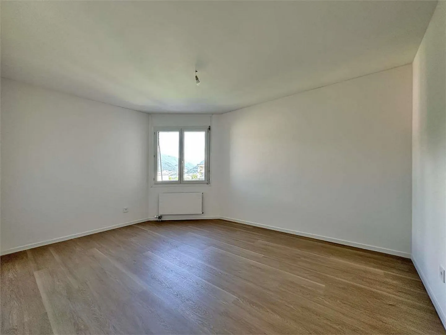 Breganzona - 3.5 locali completamente ristrutturato - Photo 10 of 10