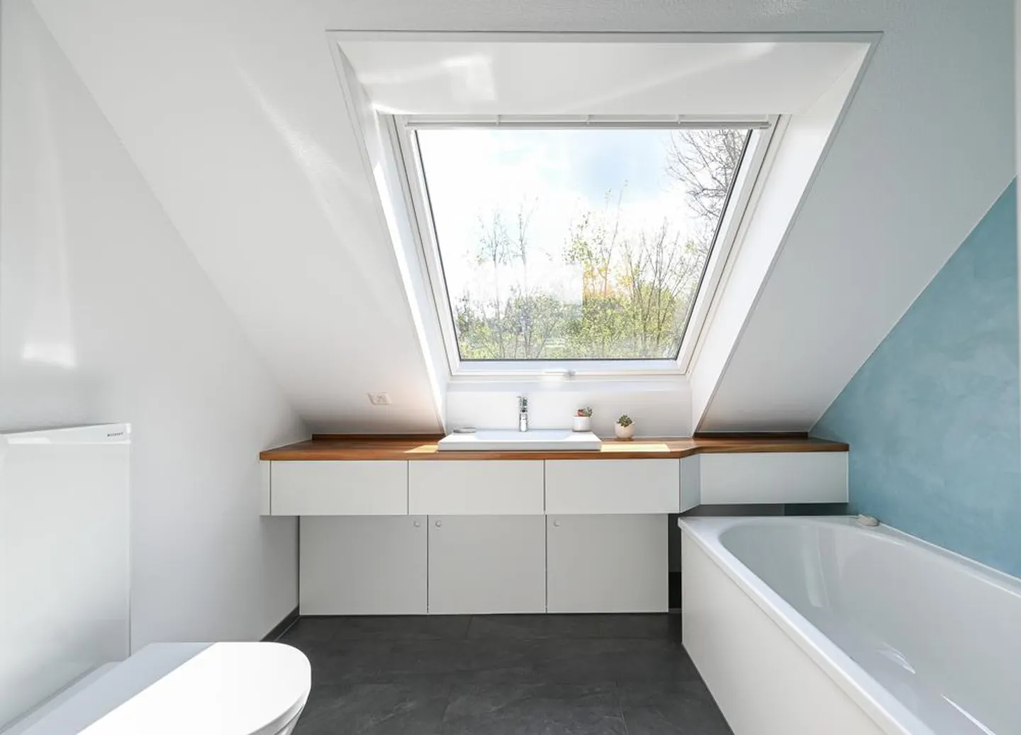 Casa luminosa con giardino spazioso e privacy - Foto 3 di 7